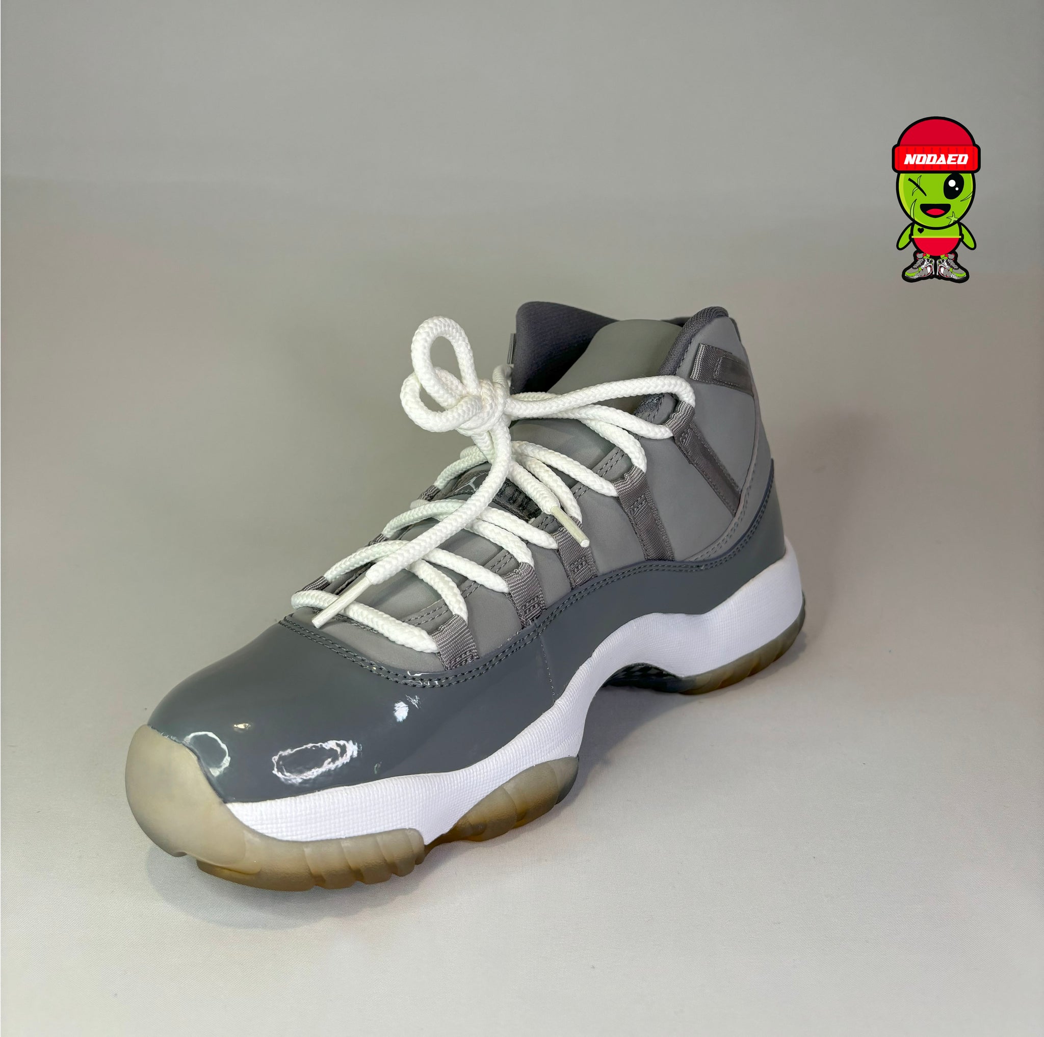 Air Jordan 11 Retro 'Cool Grey' 2010 (Defect: Discolored Bottom)