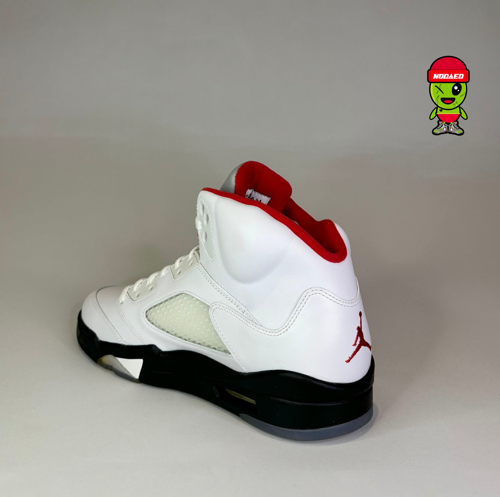 Air Jordan 5 Retro 'Fire Red' 2013 (Discolored Bottom)