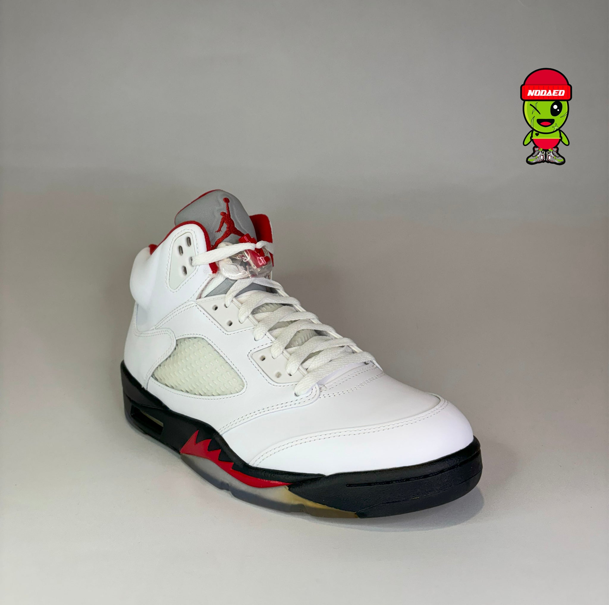 Air Jordan 5 Retro 'Fire Red' 2013 (Discolored Bottom)