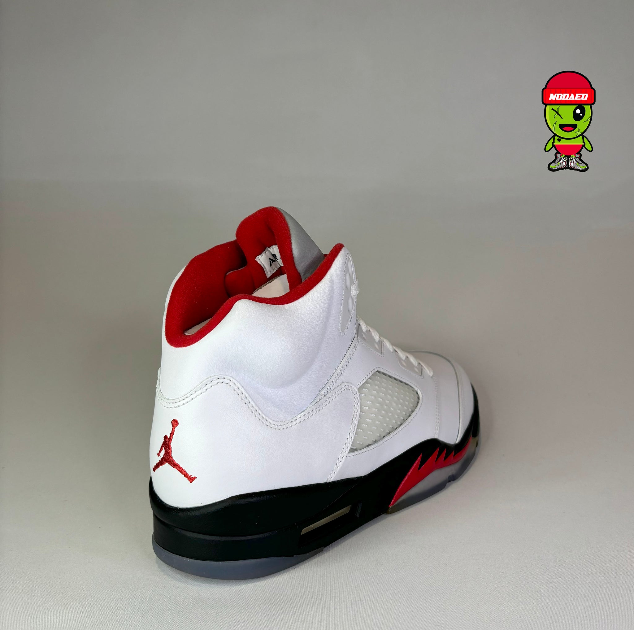 Air Jordan 5 Retro 'Fire Red' 2013 (Discolored Bottom)