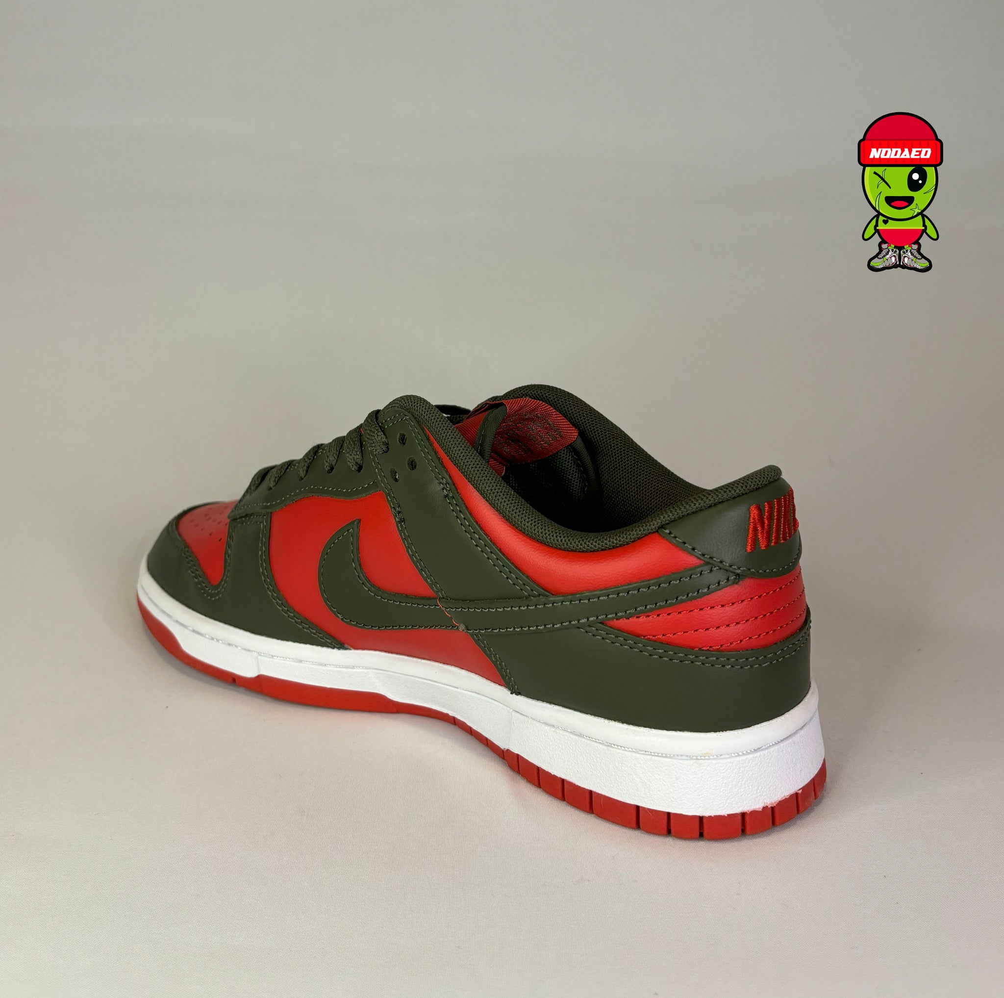 Dunk Low 'Cargo Khaki Mystic Red'