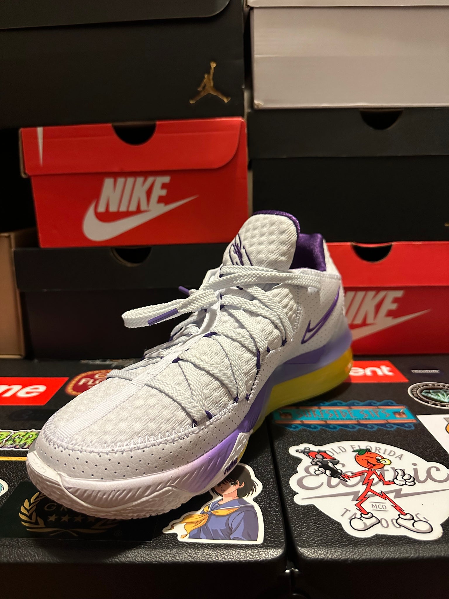 Nike Lebron 17 Low Lakers