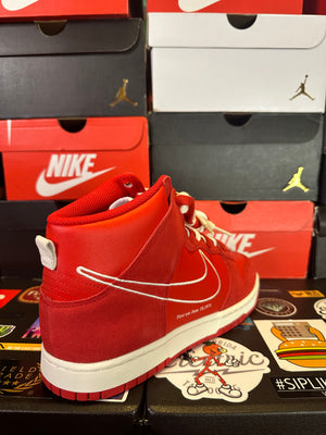 Nike Dunk Hi First Use Red